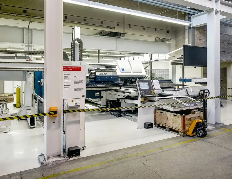 Stanzlaseranlage für die flexible Blechbearbeitung